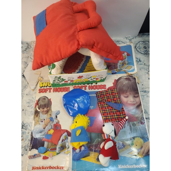 Vintage‎ 1980 Knickerbocker Snoopy Soft House Complete With Box Very Rare